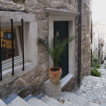 La E Bella Iii