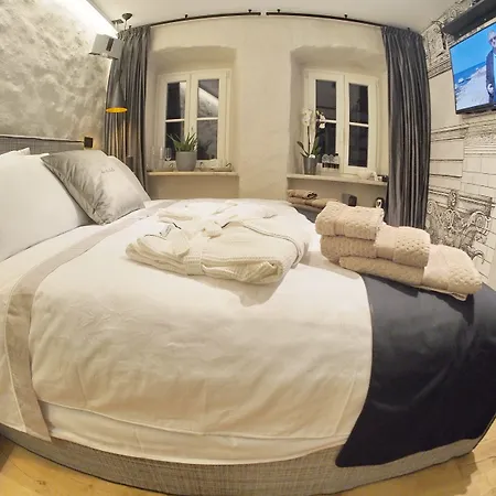 ゲストハウス La E Bella Iii