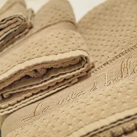 ゲストハウス La E Bella Iii 4*